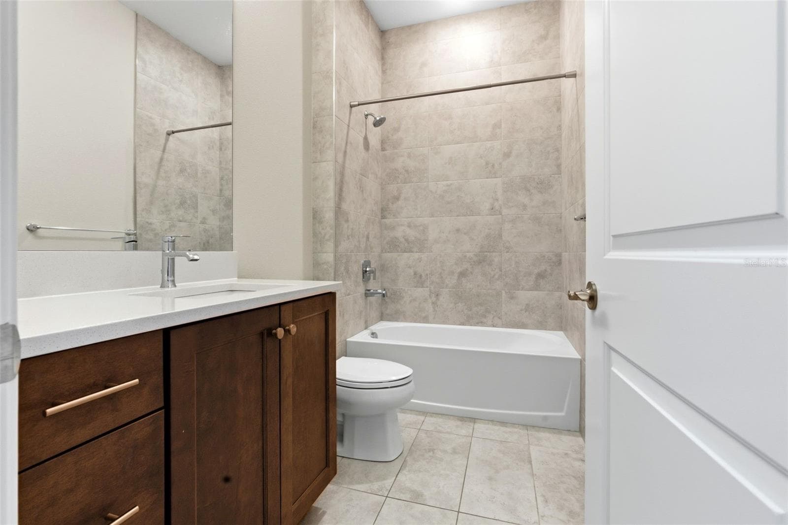 14907 TAVARES MILL AVENUE — photo 16 of 40