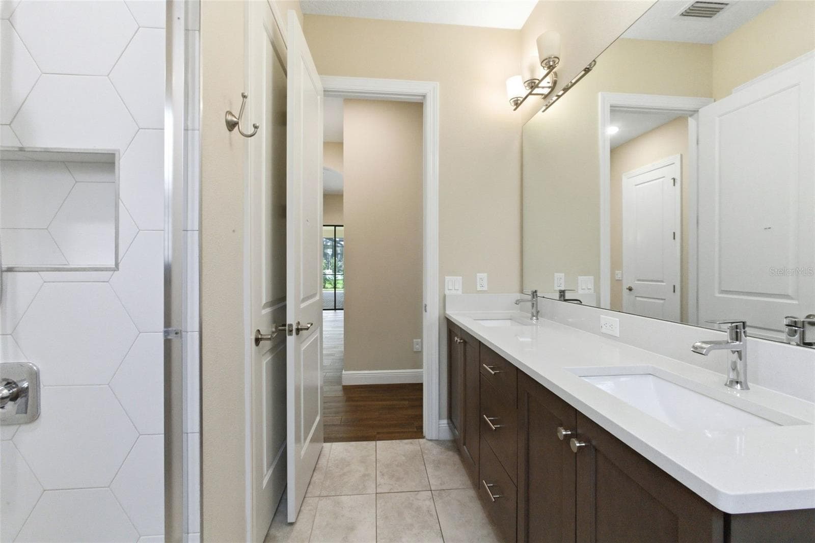 14907 TAVARES MILL AVENUE — photo 33 of 40