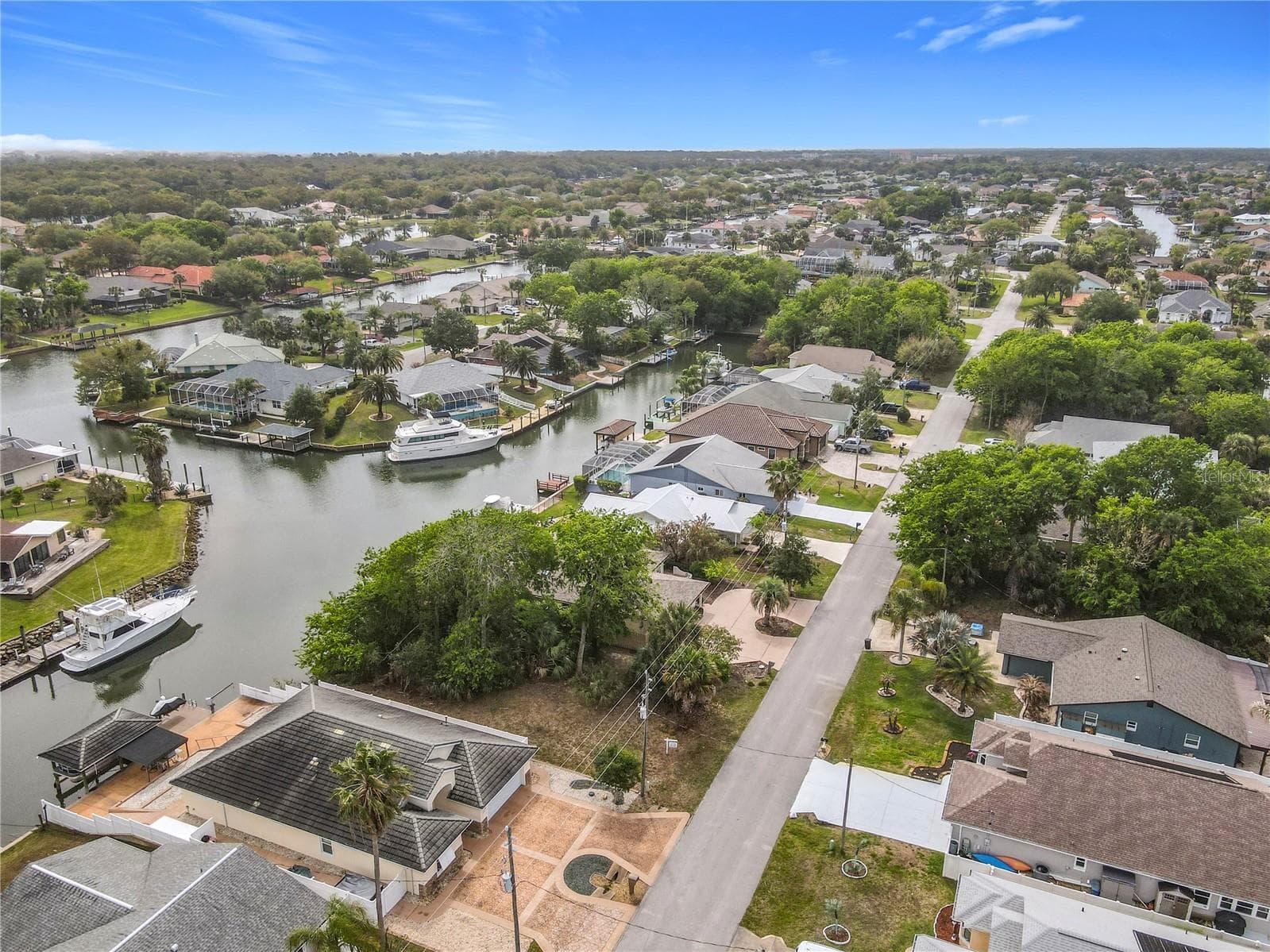 26 COMANCHE COURT — photo 11 of 23