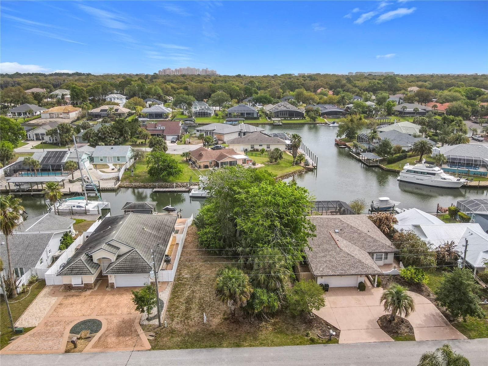 26 COMANCHE COURT — photo 13 of 23