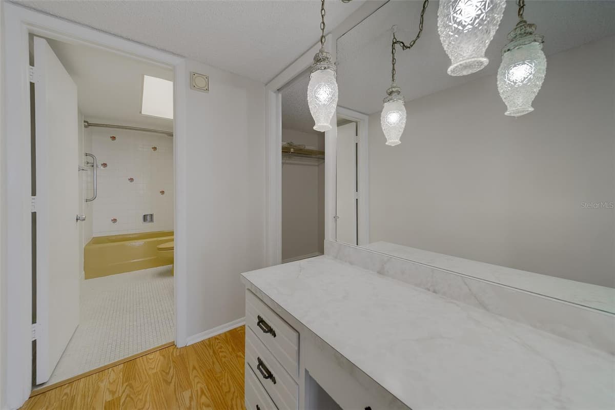 17920 GULF BOULEVARD — photo 16 of 48