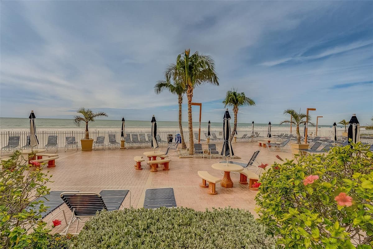 17920 GULF BOULEVARD — photo 31 of 48