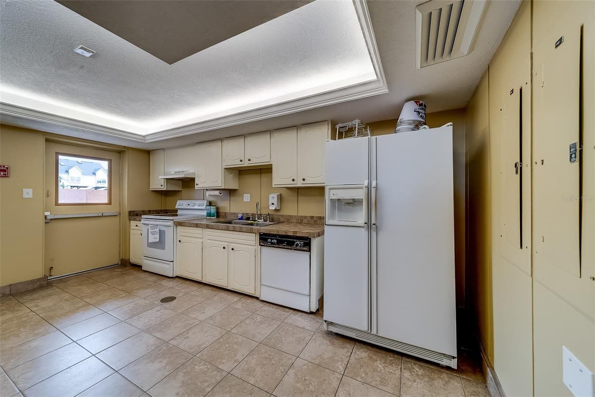 17920 GULF BOULEVARD — photo 42 of 48
