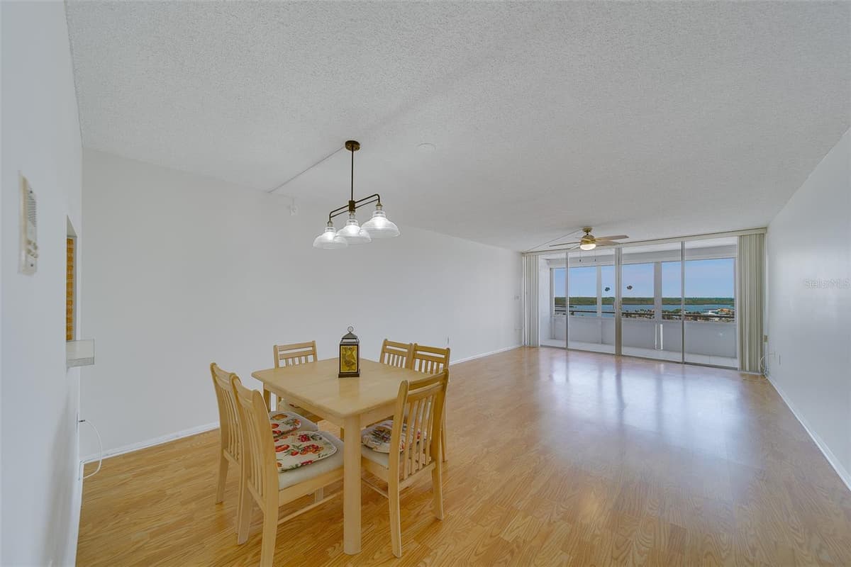 17920 GULF BOULEVARD — photo 9 of 48