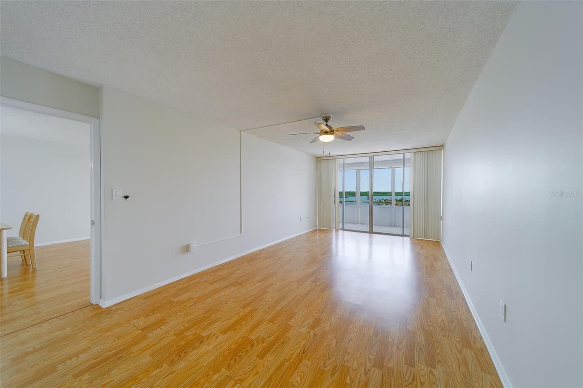 17920 GULF BOULEVARD — photo 19 of 48