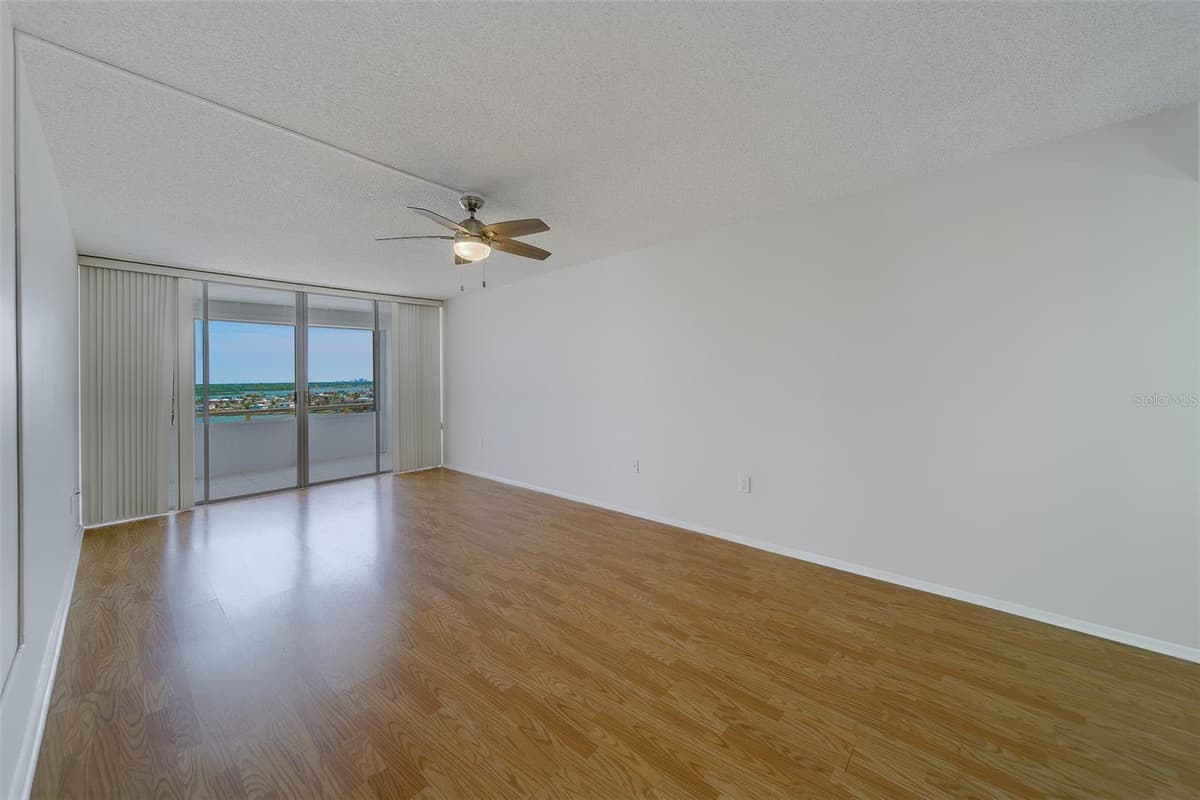 17920 GULF BOULEVARD — photo 21 of 48