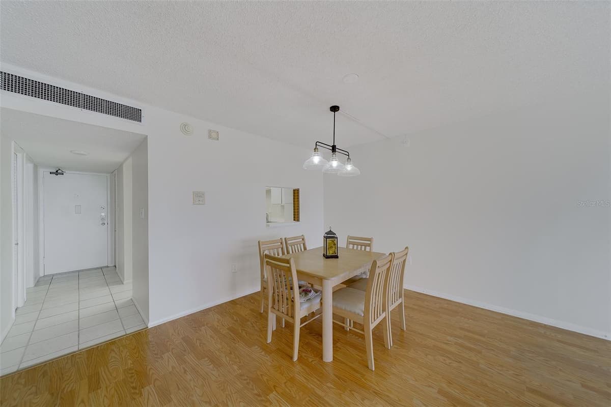 17920 GULF BOULEVARD — photo 7 of 48