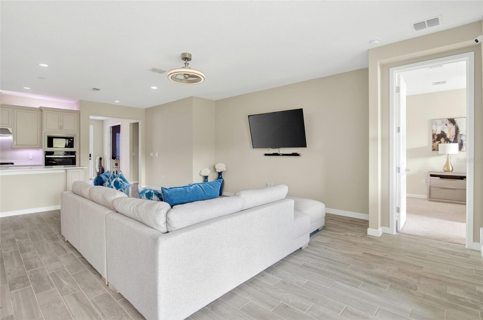15954 WINDING BLUFF DRIVE — photo 8 of 53