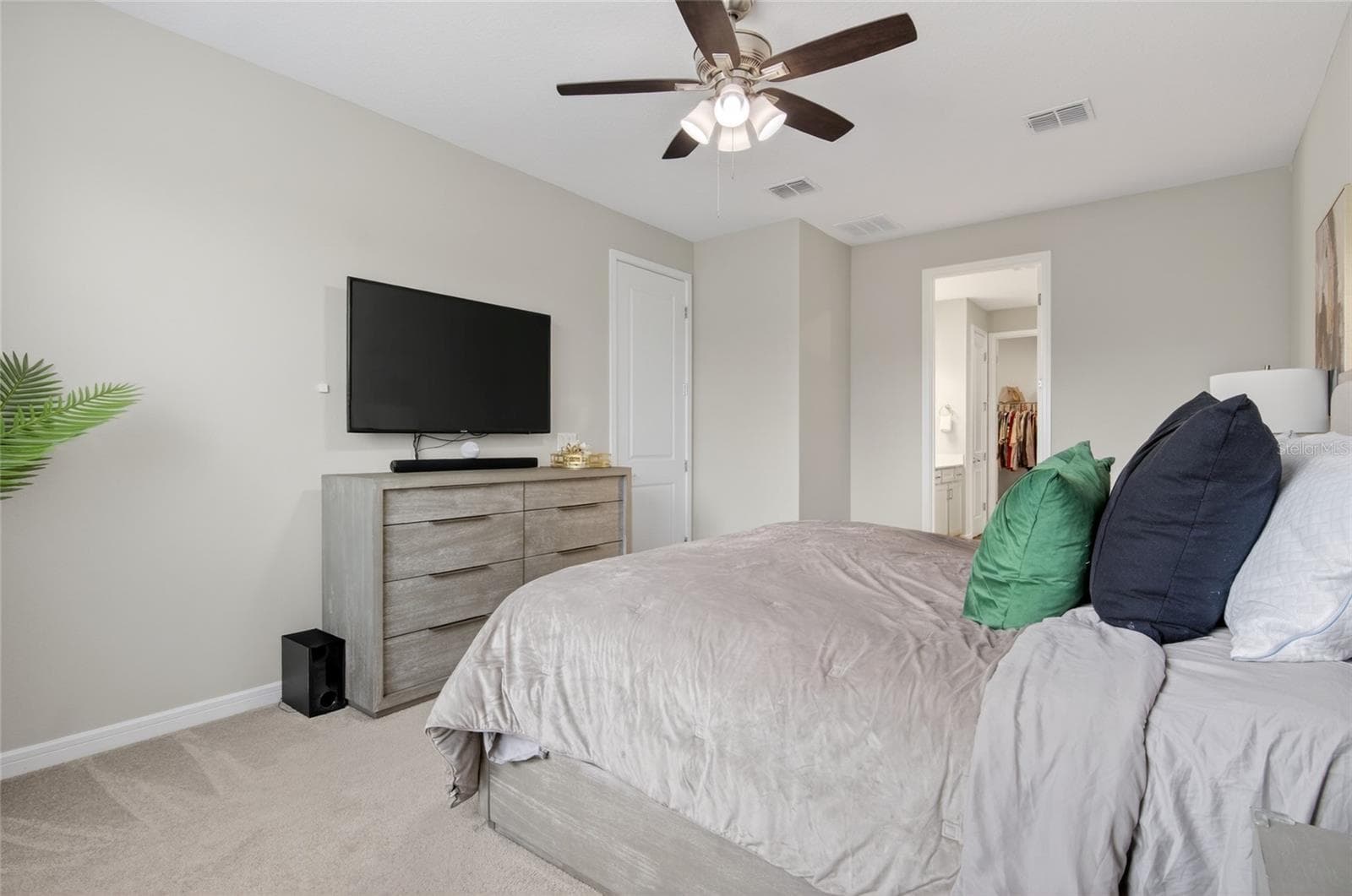15954 WINDING BLUFF DRIVE — photo 17 of 53
