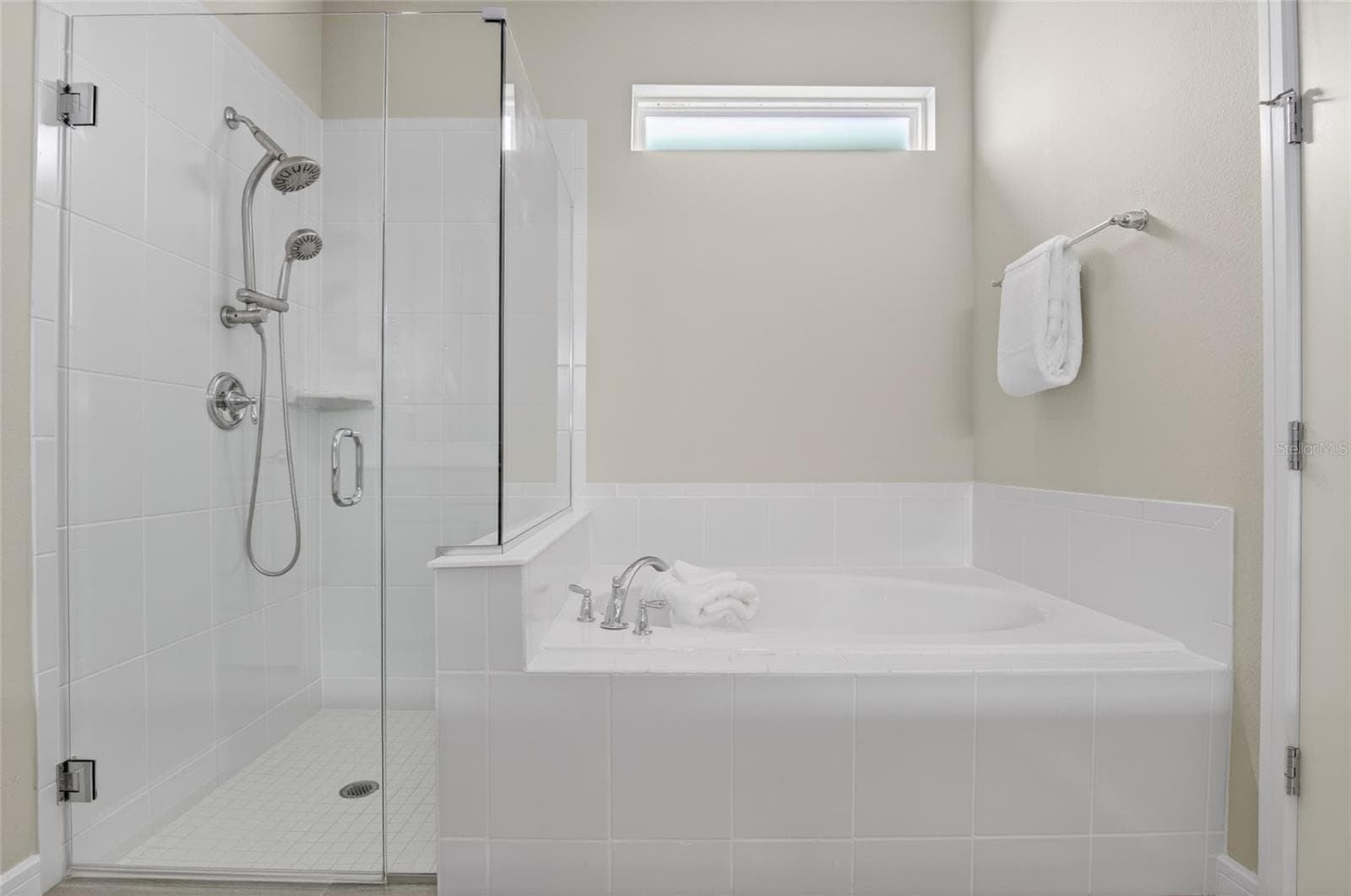 15954 WINDING BLUFF DRIVE — photo 19 of 53