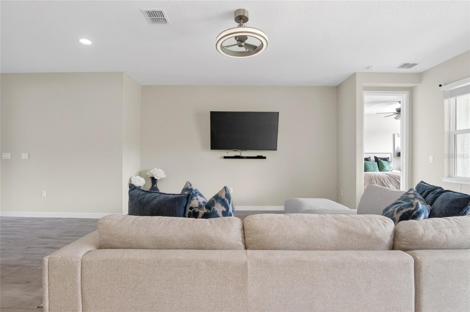 15954 WINDING BLUFF DRIVE — photo 9 of 53