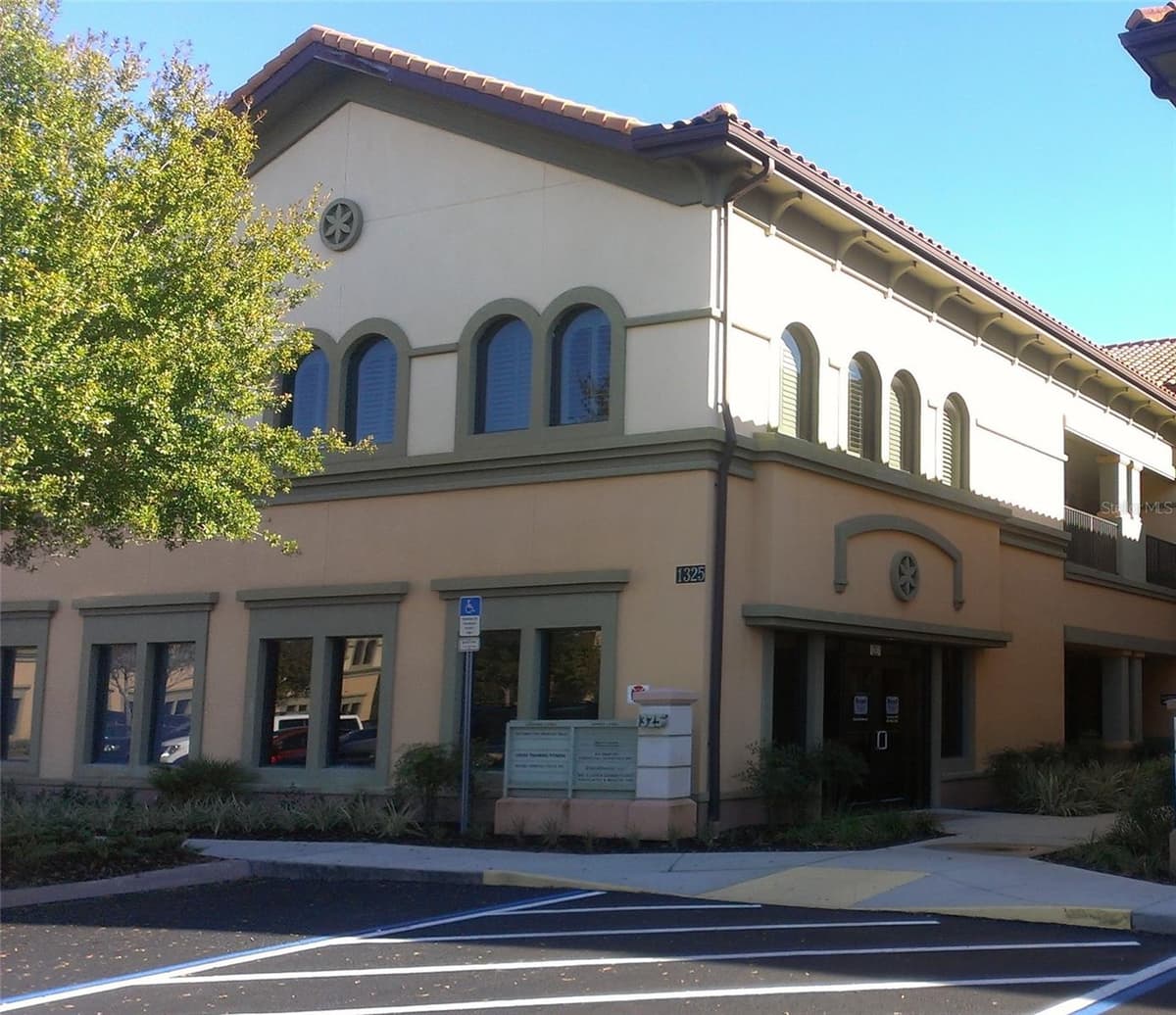 1325 S INTERNATIONAL PKWY — photo 2 of 8