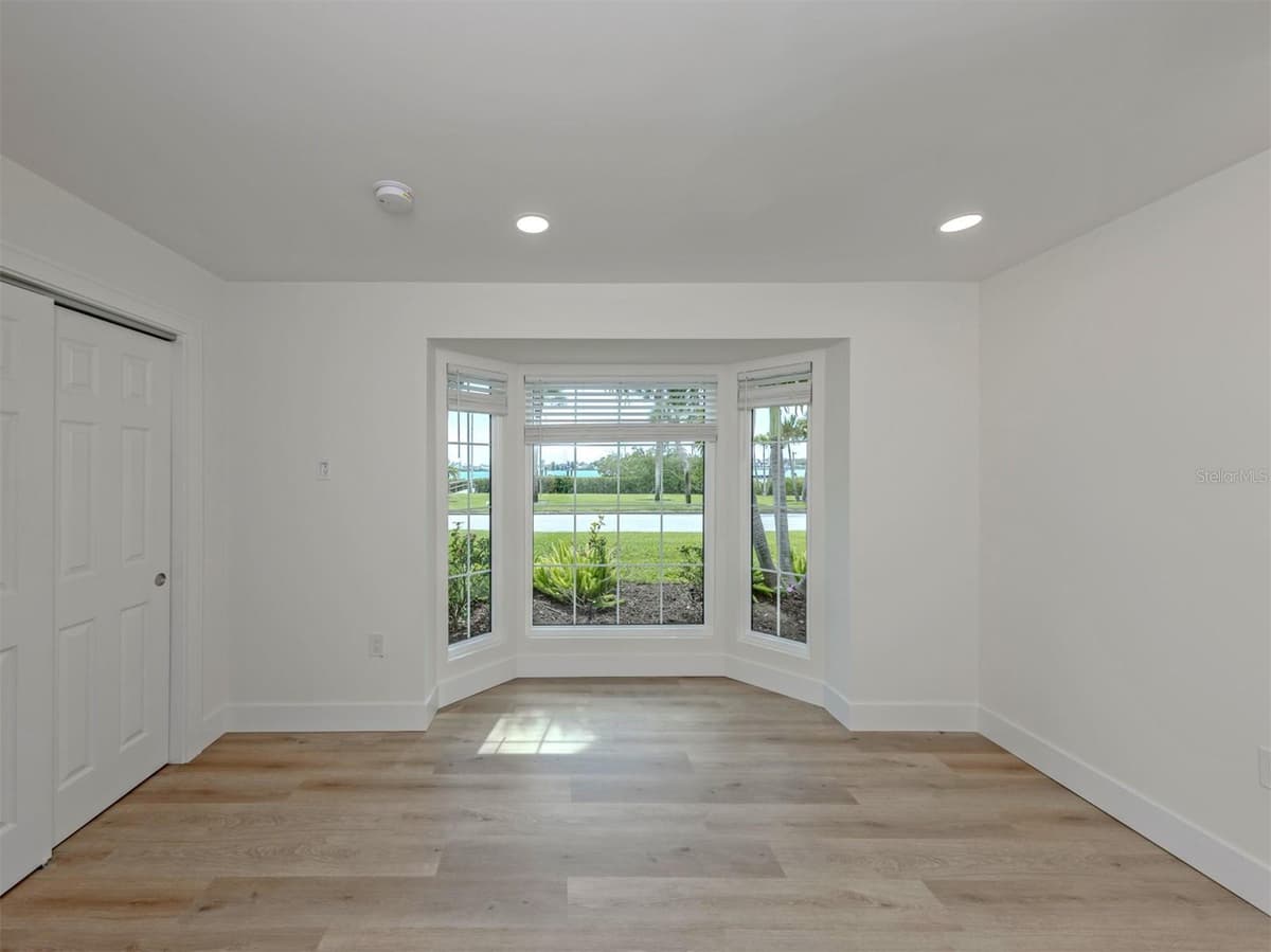 212 SUNRISE DRIVE — photo 41 of 66