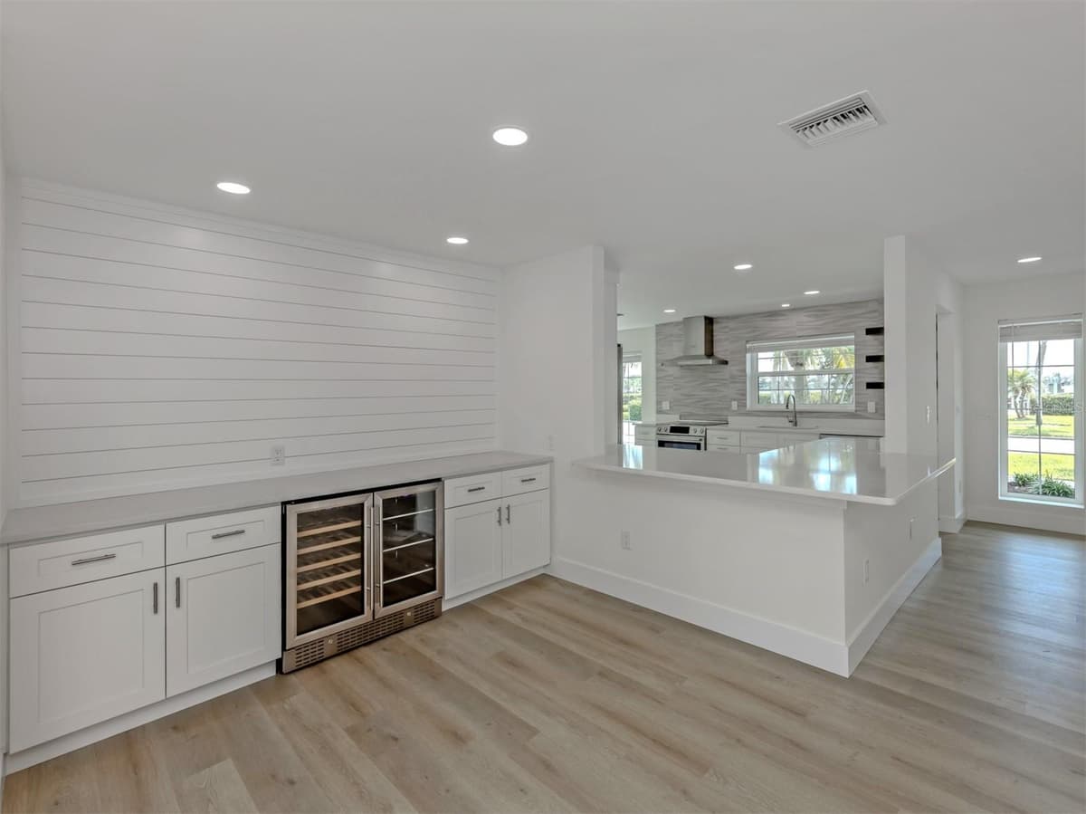 212 SUNRISE DRIVE — photo 31 of 66