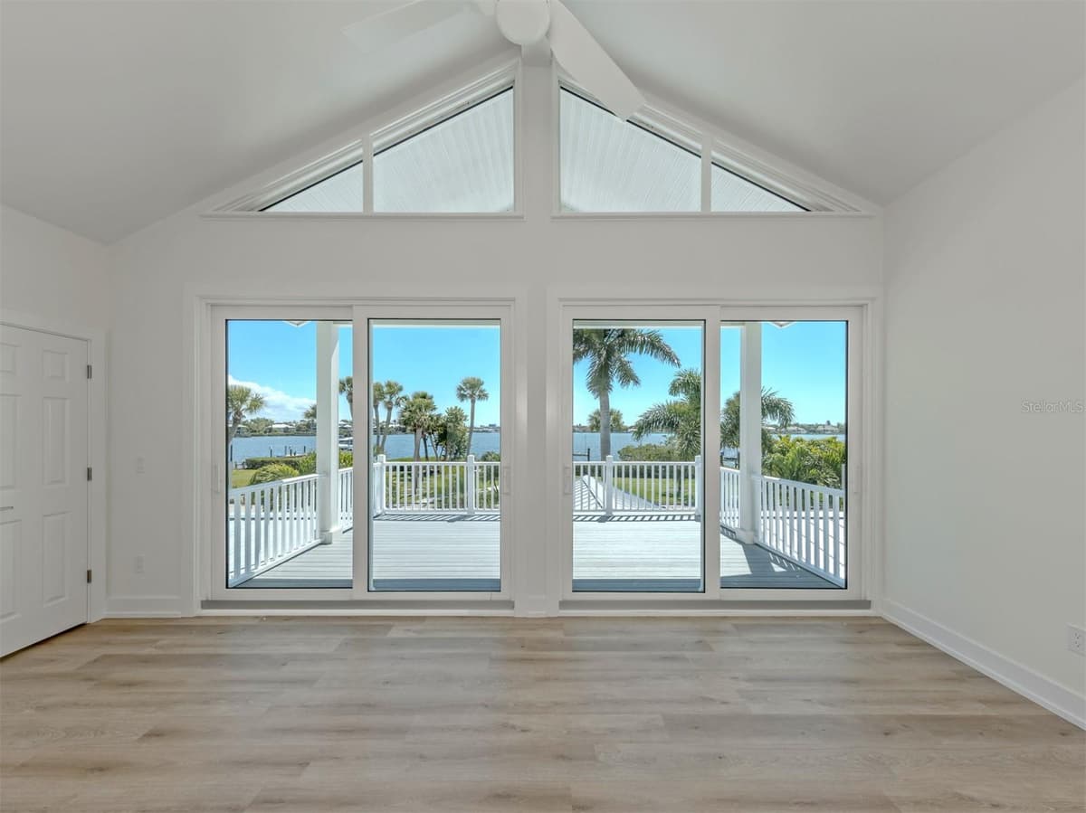 212 SUNRISE DRIVE — photo 9 of 66