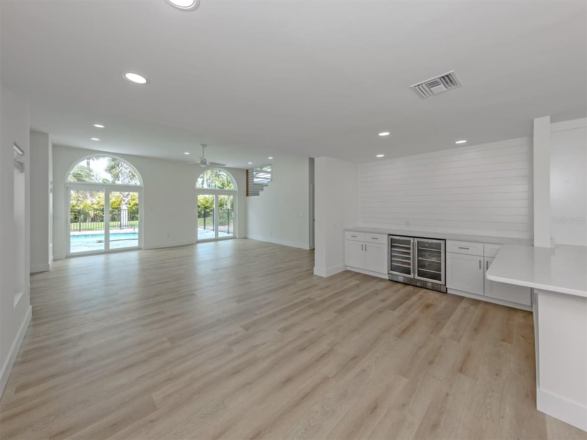 212 SUNRISE DRIVE — photo 32 of 66