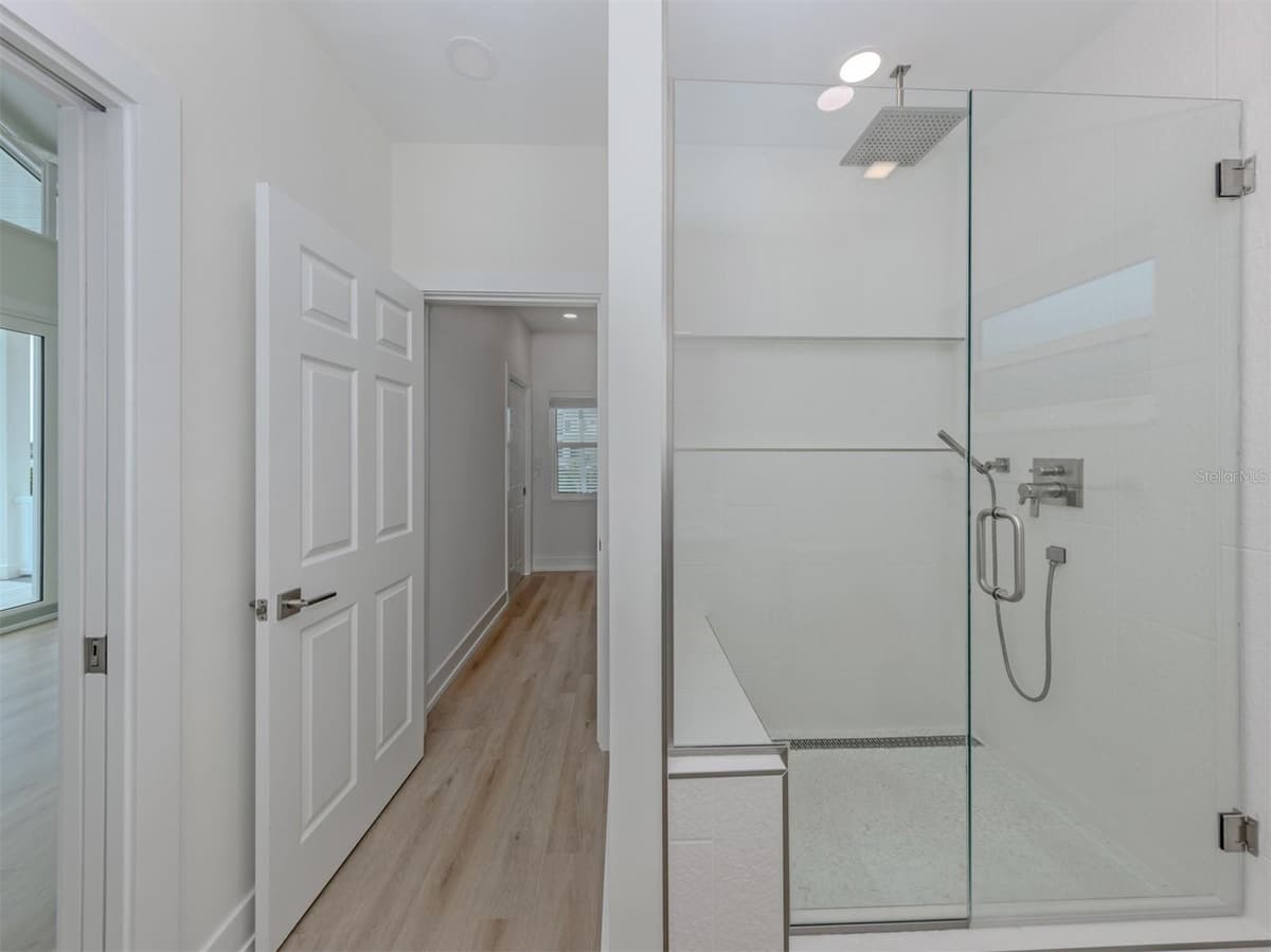 212 SUNRISE DRIVE — photo 37 of 66