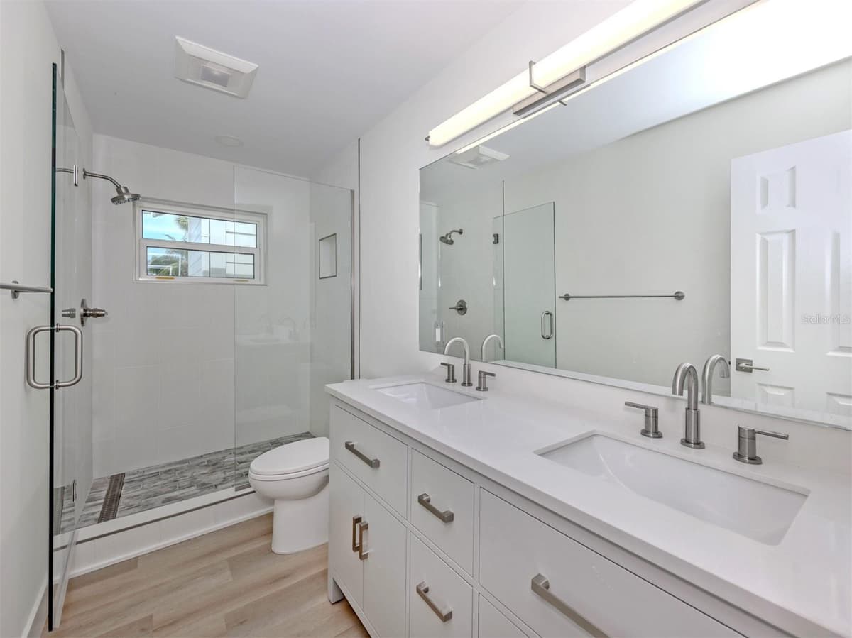 212 SUNRISE DRIVE — photo 13 of 66