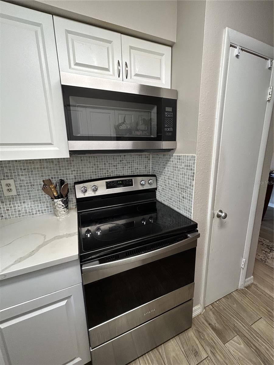 127 SPRINGWOOD CIRCLE — photo 9 of 21