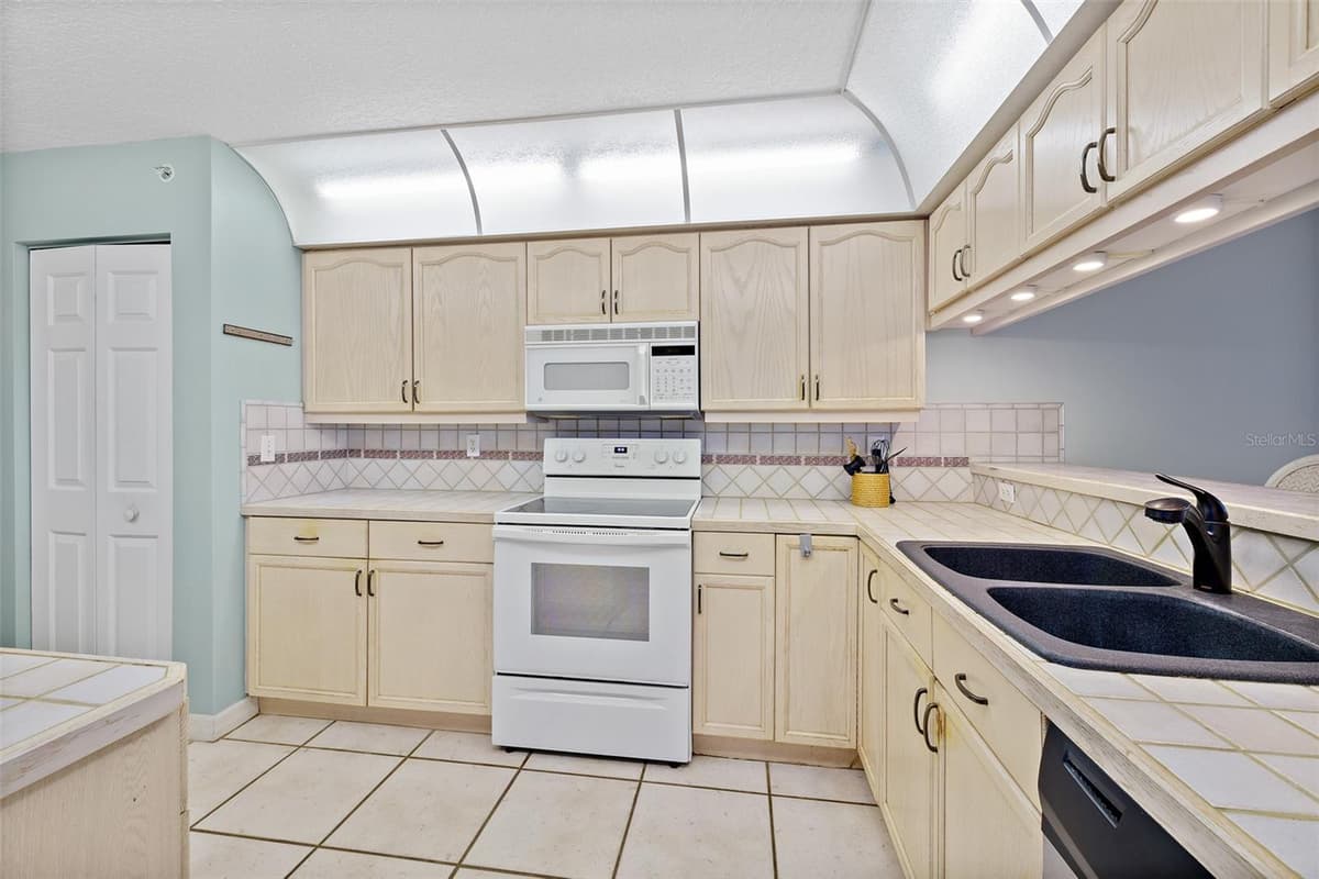 3740 OCEAN BEACH BOULEVARD — photo 21 of 44