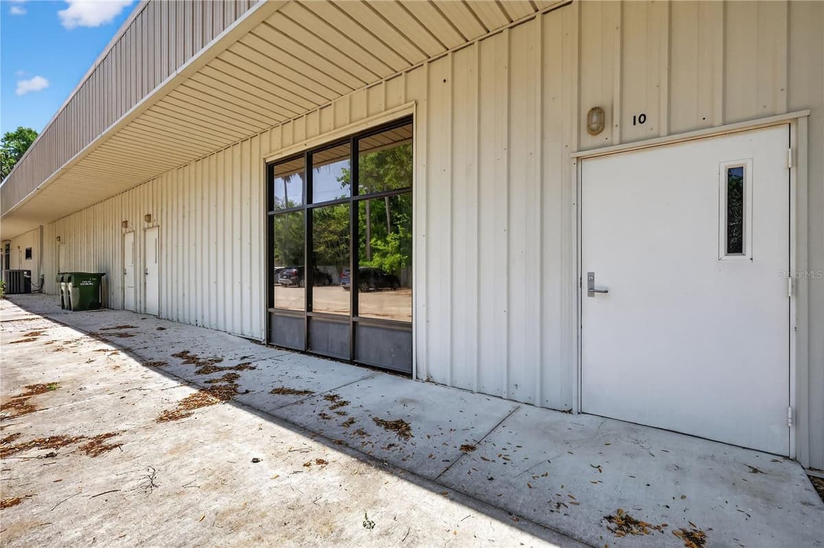 1314 SUMTER STREET — photo 2 of 28