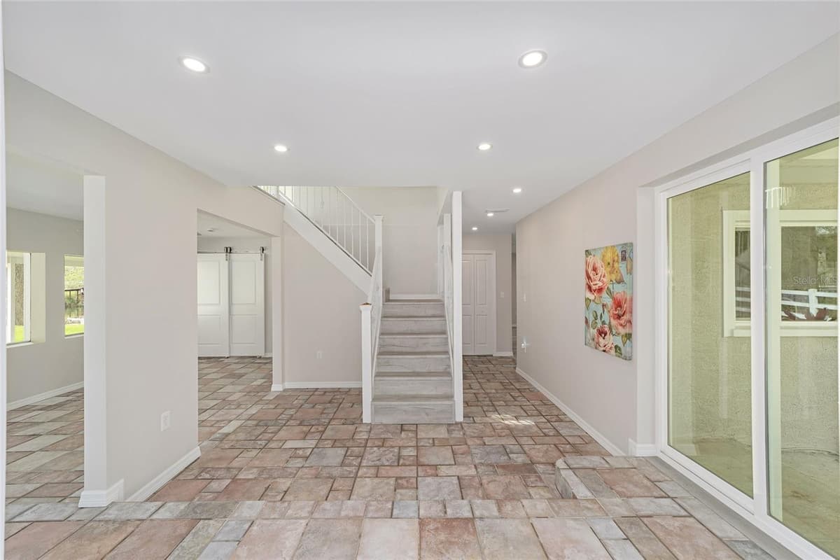 34 GARDEN MALL COURT — photo 19 of 87