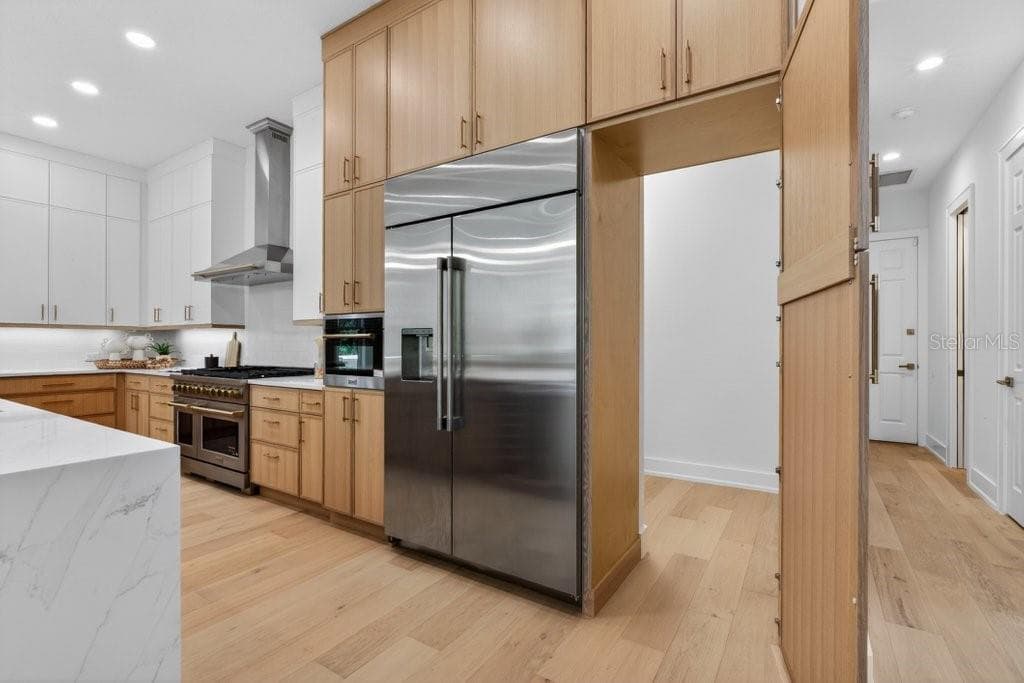 6 RIVIERA PLACE — photo 11 of 94