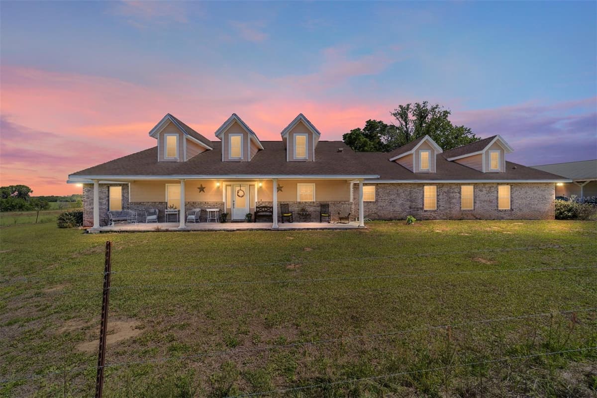 19355 25TH PLACE — photo 1 of 77