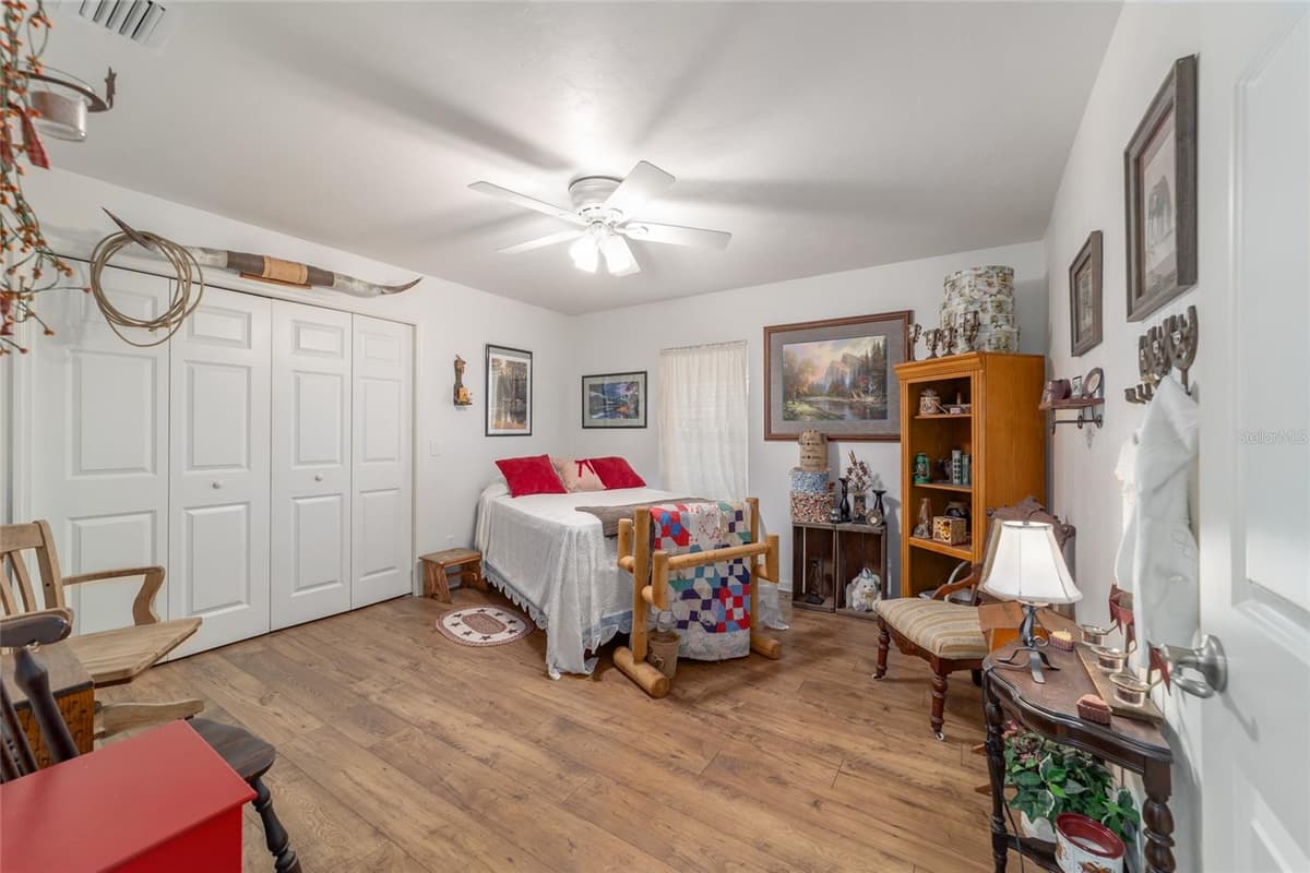 19355 25TH PLACE — photo 70 of 77