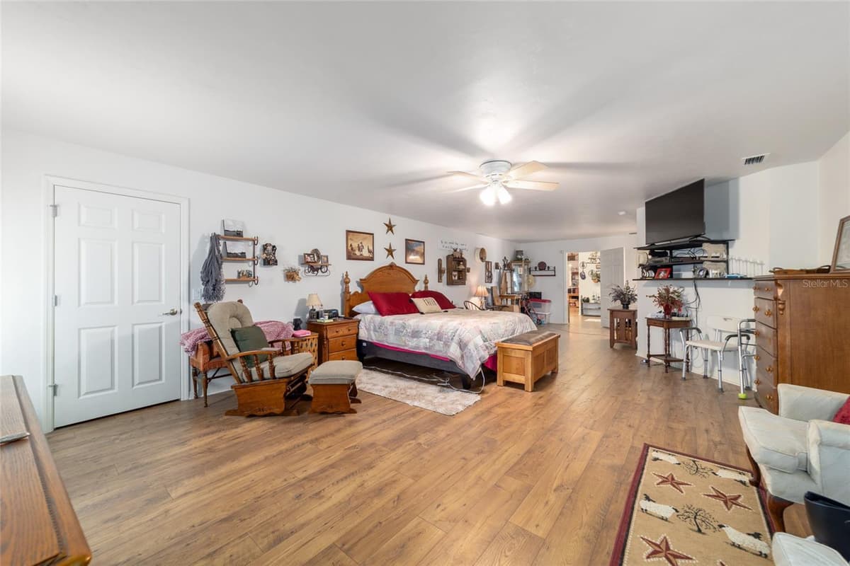 19355 25TH PLACE — photo 75 of 77