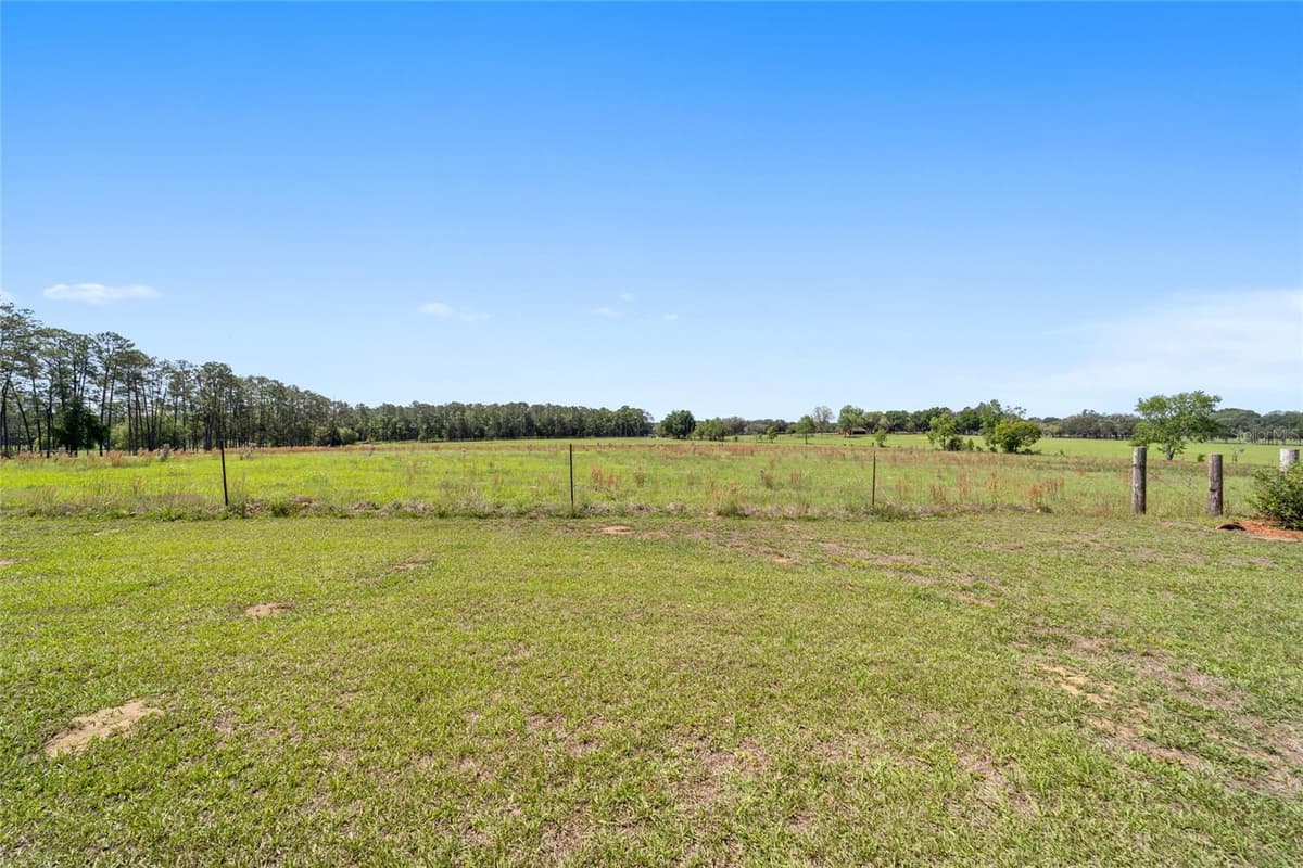 19355 25TH PLACE — photo 40 of 77