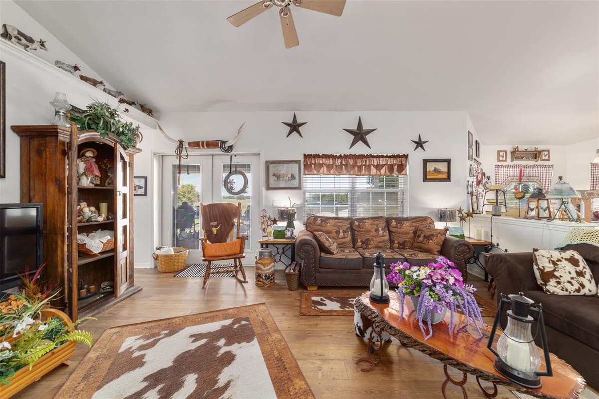 19355 25TH PLACE — photo 51 of 77