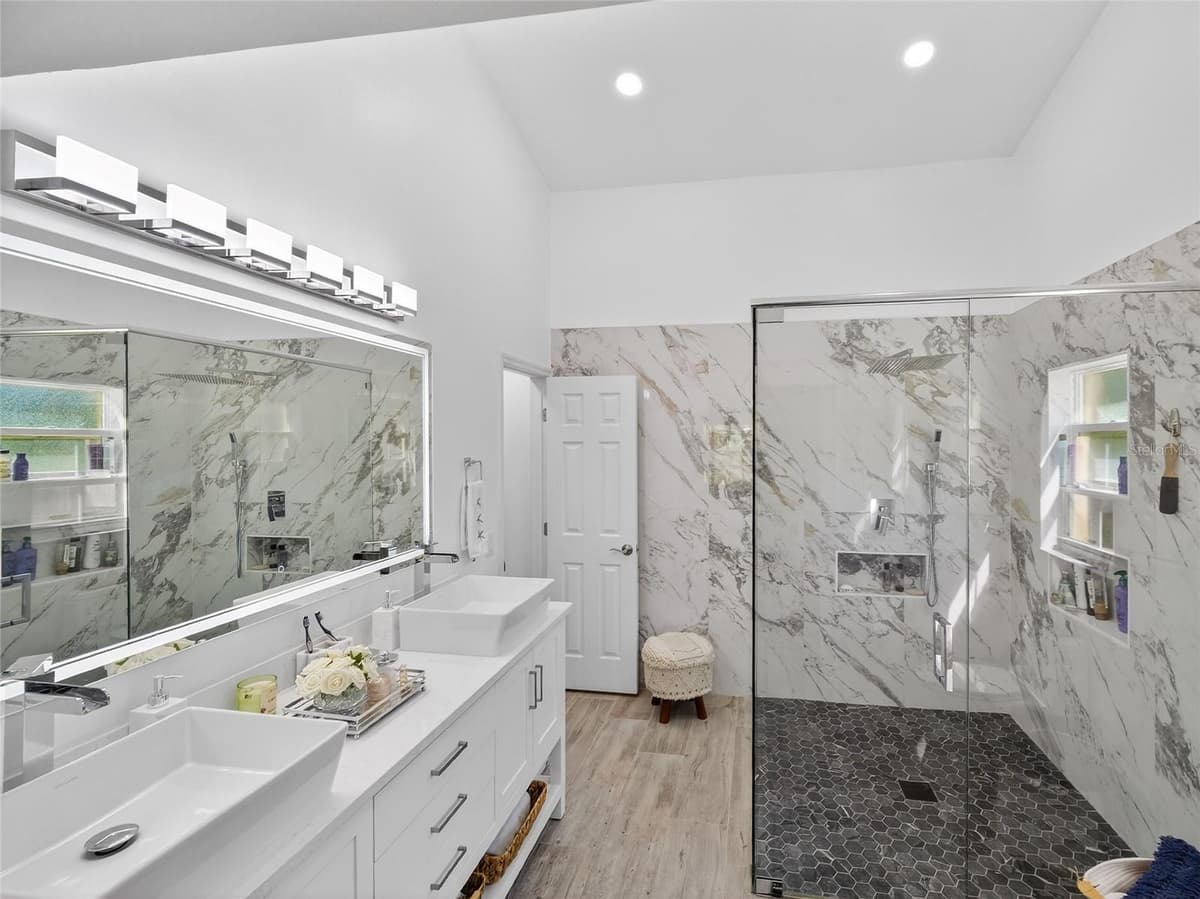 1184 LAURA STREET — photo 36 of 100