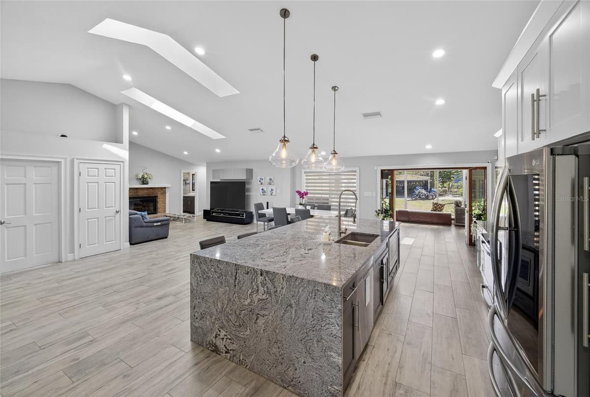 1184 LAURA STREET — photo 28 of 100