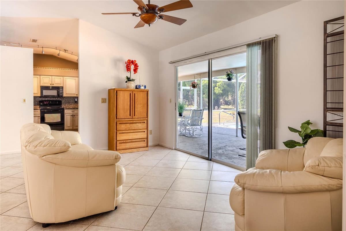 22614 FOUNTAIN LAKES BOULEVARD — photo 5 of 27