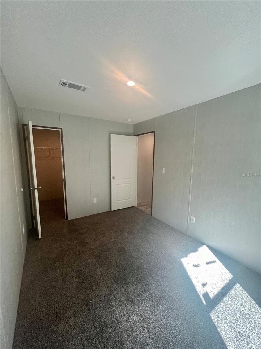 400 HOLLY AVENUE — photo 22 of 22