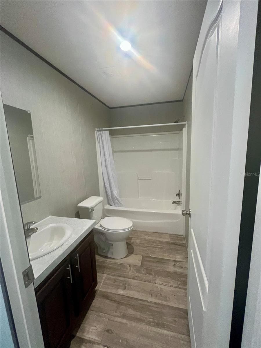400 HOLLY AVENUE — photo 20 of 22