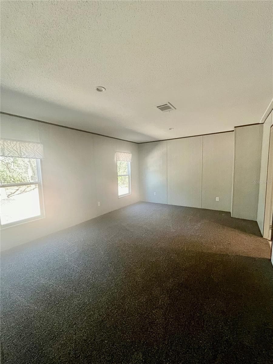 400 HOLLY AVENUE — photo 12 of 22