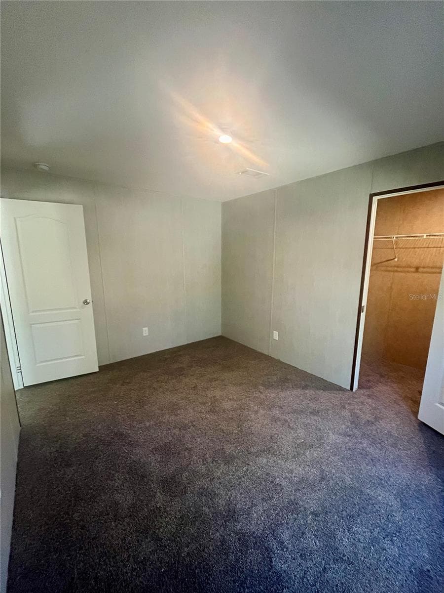 400 HOLLY AVENUE — photo 19 of 22