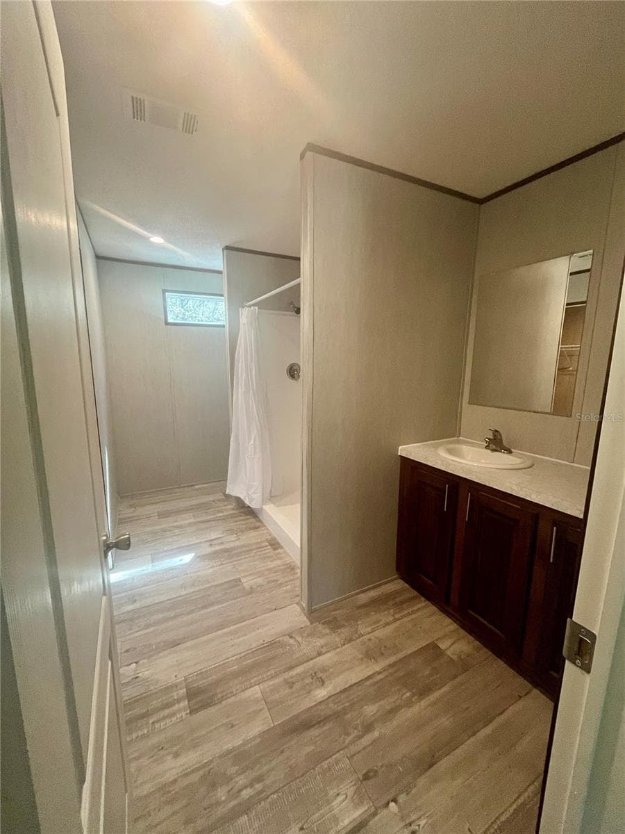 400 HOLLY AVENUE — photo 15 of 22