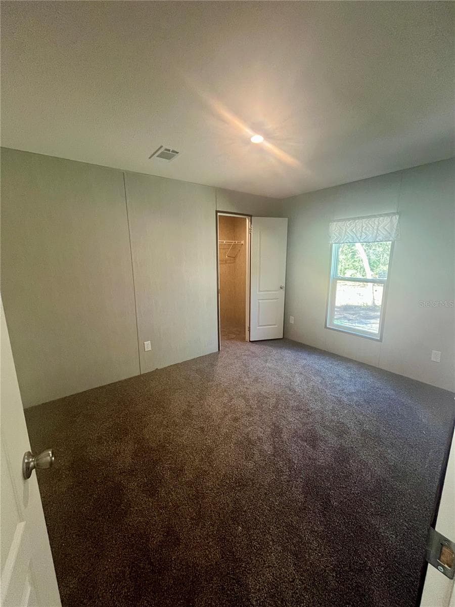 400 HOLLY AVENUE — photo 18 of 22