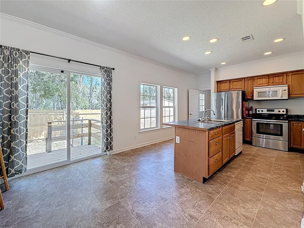 28477 SENTINEL STREET — photo 12 of 32