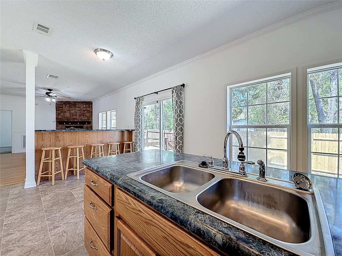 28477 SENTINEL STREET — photo 11 of 32