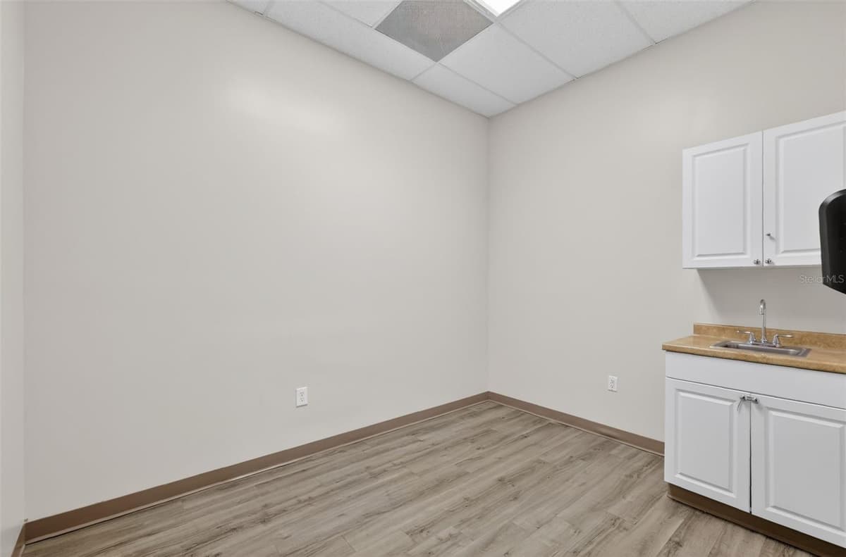 841 OAKLEY SEAVER DRIVE — photo 12 of 34