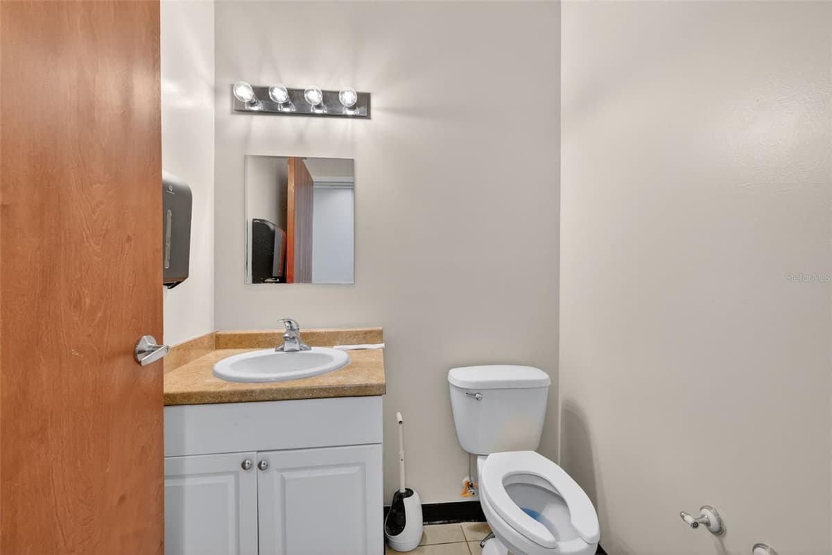 841 OAKLEY SEAVER DRIVE — photo 14 of 34