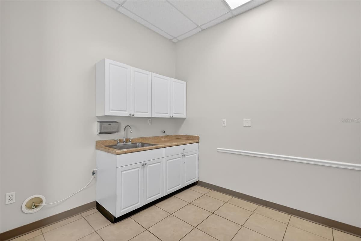841 OAKLEY SEAVER DRIVE — photo 13 of 34