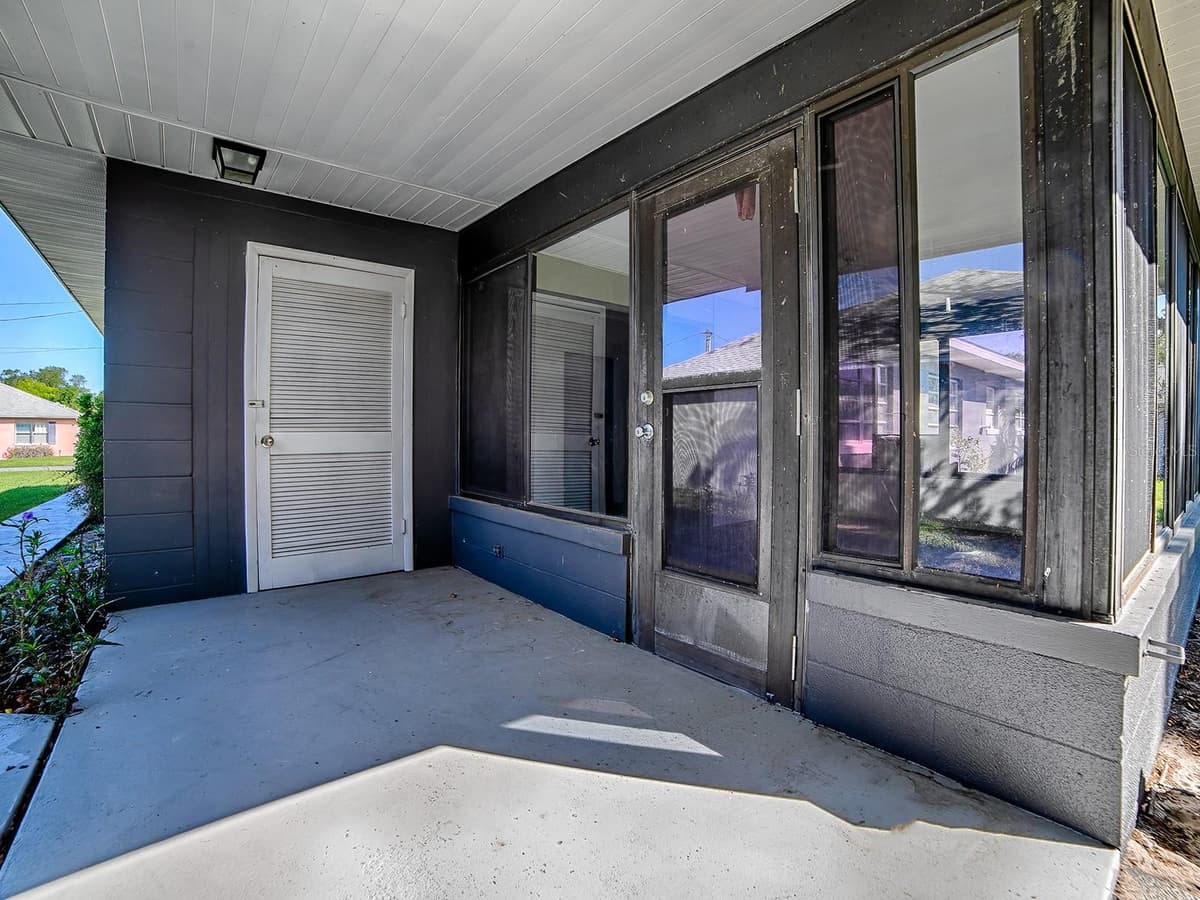 5 OAK STREET — photo 23 of 29