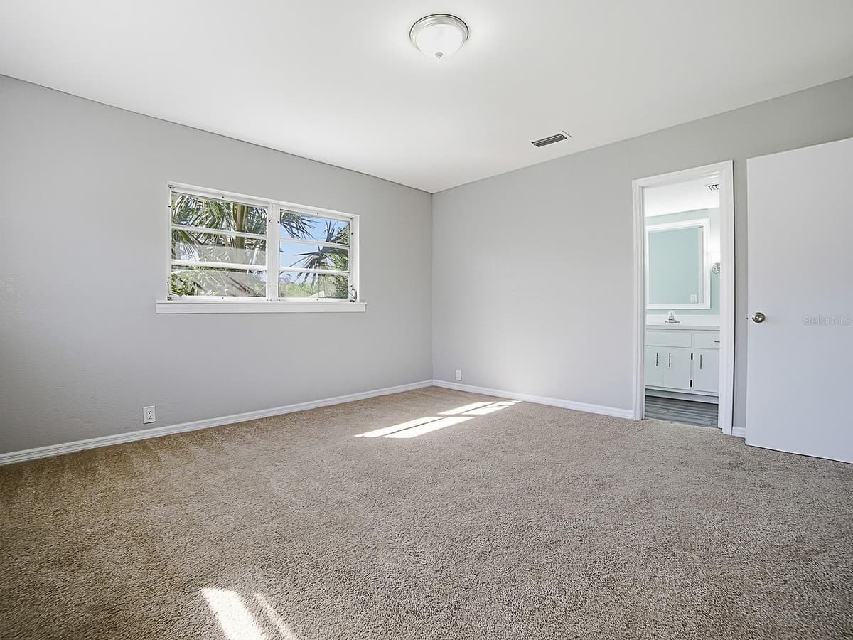 5 OAK STREET — photo 15 of 29