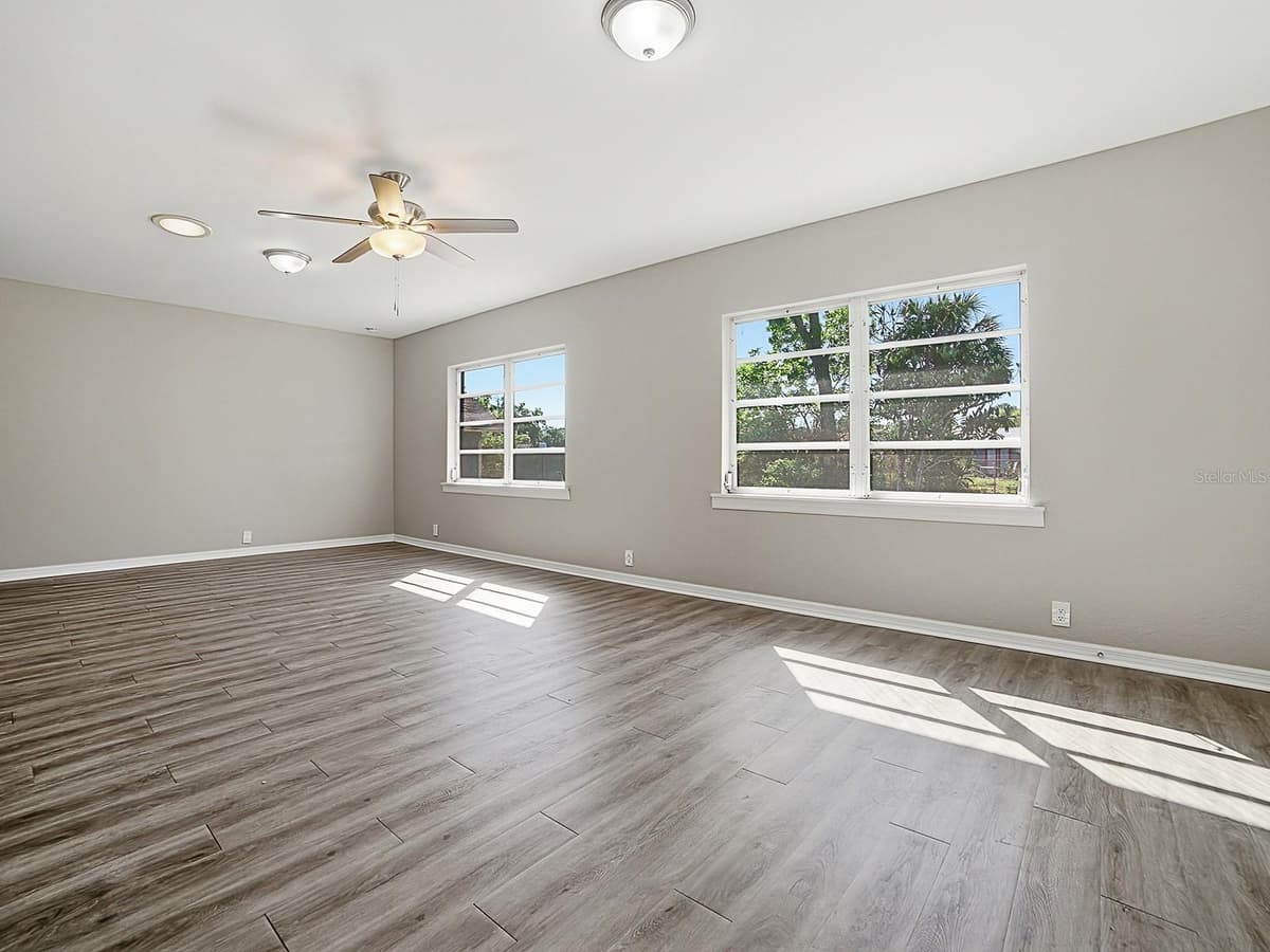 5 OAK STREET — photo 4 of 29