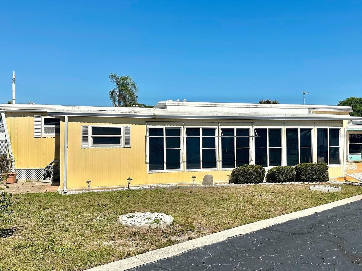 8300 SEMINOLE BOULEVARD — photo 15 of 16
